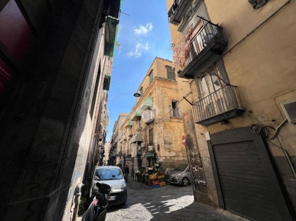 negozio in vendita a Napoli in zona Ponticelli