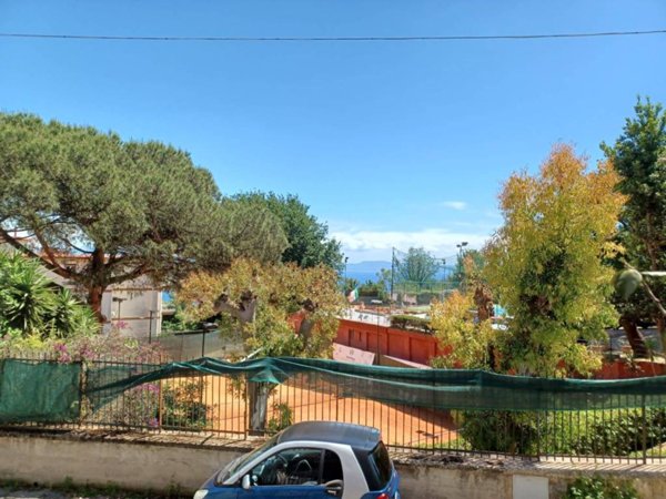 appartamento in vendita a Napoli in zona Posillipo