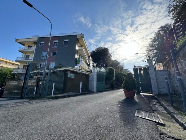appartamento in vendita a Napoli in zona Capodimonte / Colli Aminei