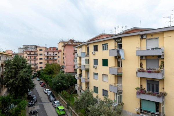 appartamento in vendita a Napoli in zona Stella