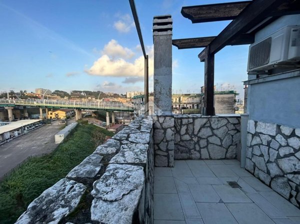 appartamento in vendita a Napoli in zona Vicaria