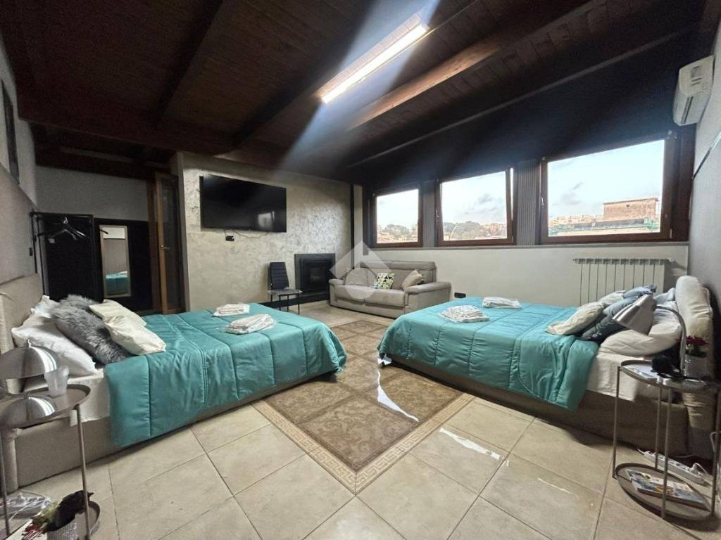 appartamento in vendita a Napoli in zona Vicaria