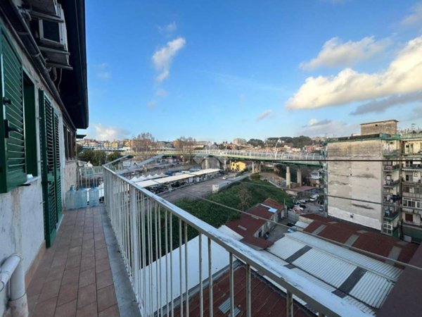 appartamento in vendita a Napoli in zona Vicaria