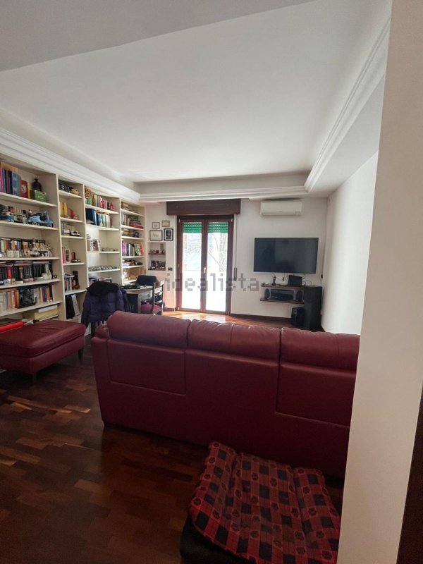 appartamento in vendita a Napoli in zona Fuorigrotta