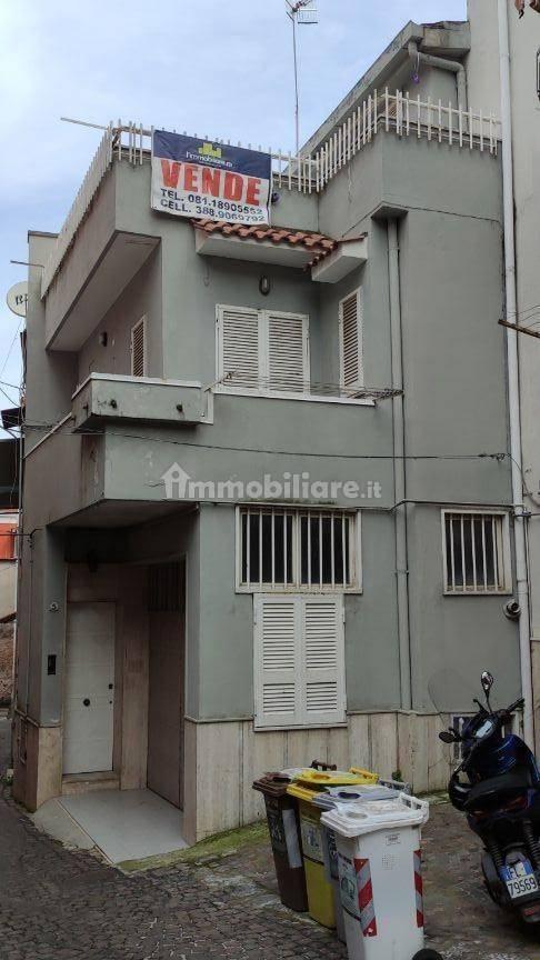 casa indipendente in vendita a Napoli in zona Chiaiano
