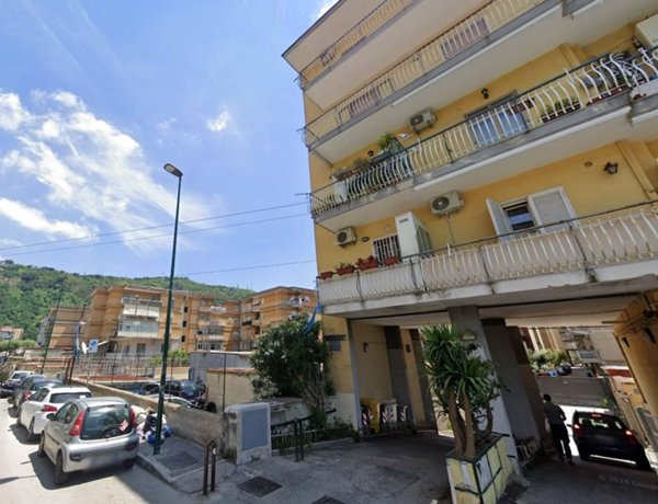 appartamento in vendita a Napoli in zona Pianura