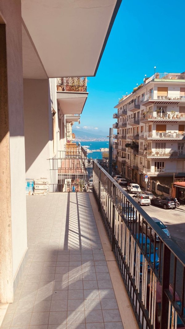 appartamento in vendita a Napoli in zona Chiaia