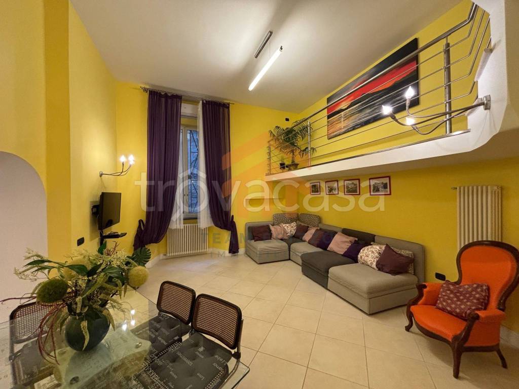 appartamento in vendita a Napoli in zona Chiaia