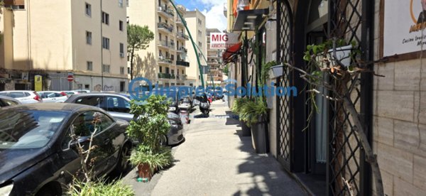 ufficio in vendita a Napoli in zona Fuorigrotta