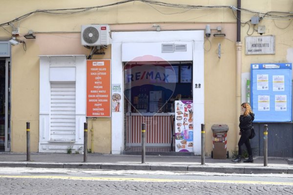 negozio in vendita a Napoli