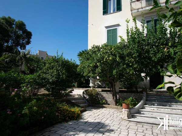 appartamento in vendita a Napoli in zona Posillipo
