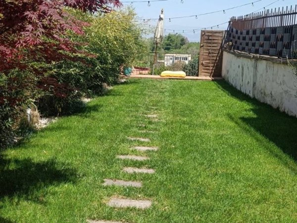 casa indipendente in vendita a Napoli in zona Camaldoli