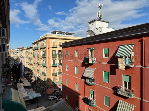 appartamento in vendita a Napoli in zona Vicaria