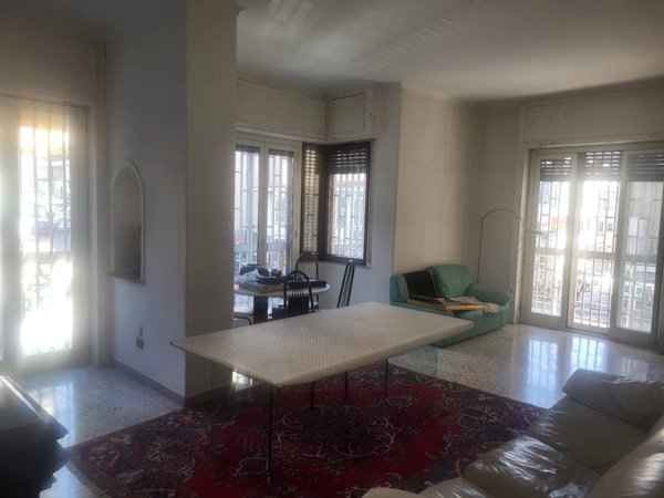 appartamento in vendita a Napoli in zona Chiaia