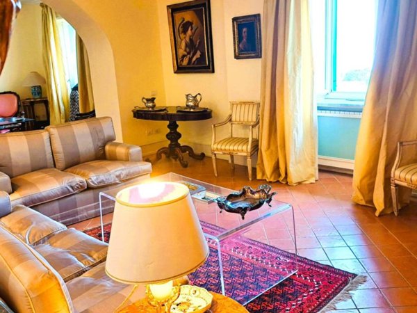 appartamento in vendita a Napoli in zona Posillipo