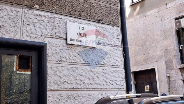 negozio in vendita a Napoli in zona Pendino / San Giuseppe