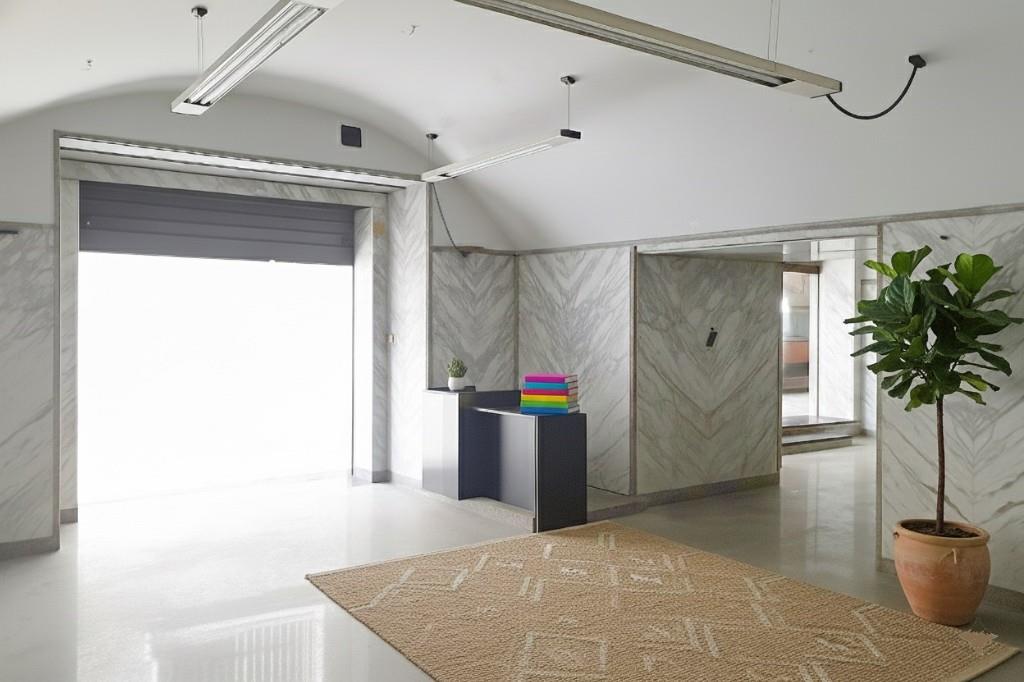 locale commerciale in vendita a Napoli in zona Pendino / San Giuseppe