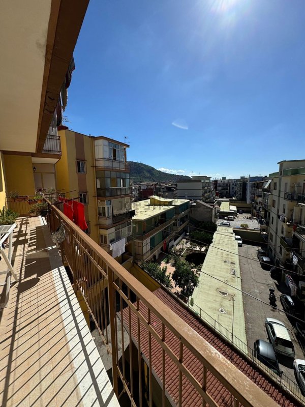 appartamento in vendita a Napoli in zona Pianura