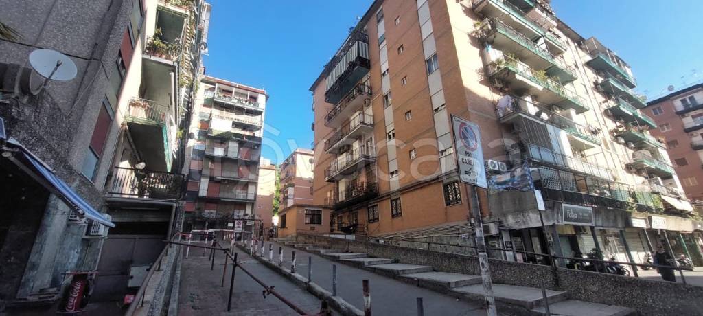 appartamento in vendita a Napoli in zona Fuorigrotta