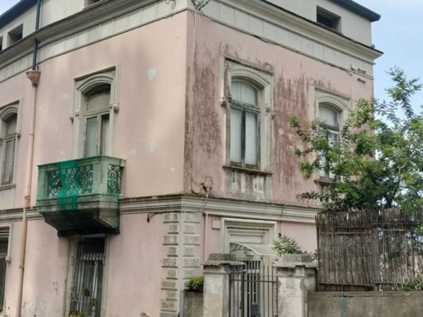 appartamento in vendita a Napoli in zona Posillipo