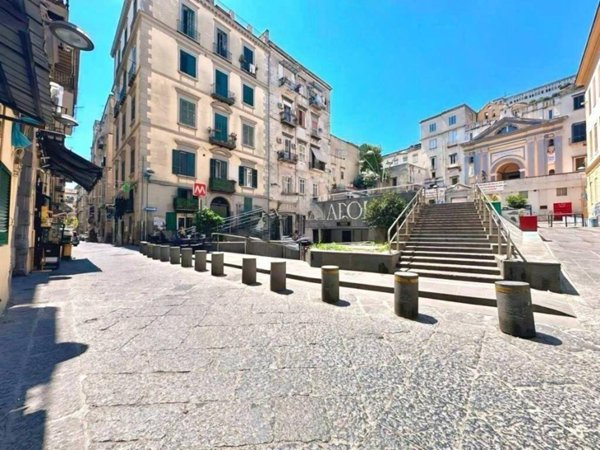 appartamento in vendita a Napoli in zona Montecalvario