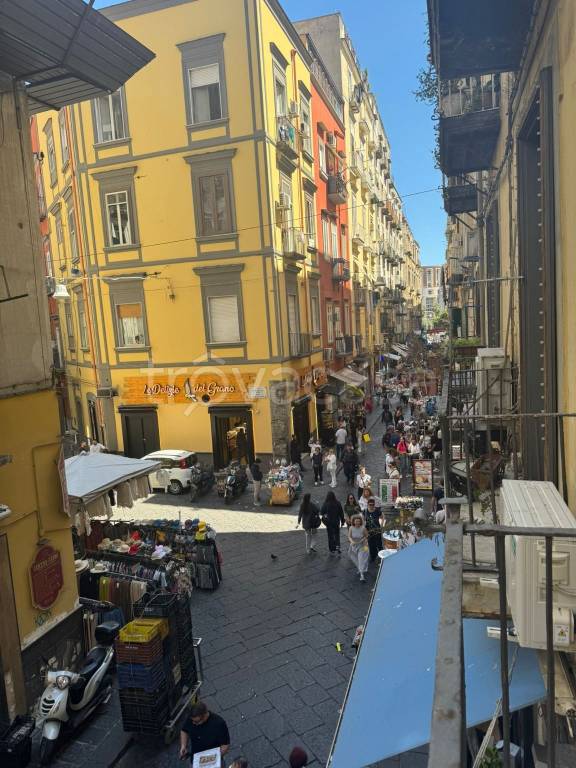 appartamento in vendita a Napoli in zona Mercato