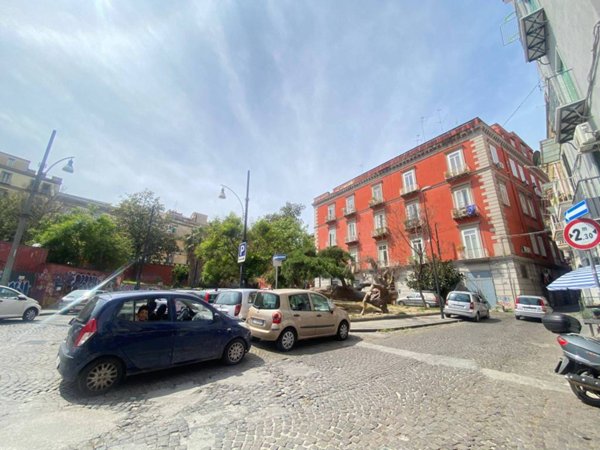 appartamento in vendita a Napoli in zona Stella