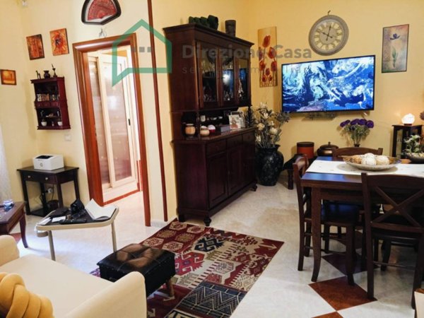 appartamento in vendita a Napoli in zona San Carlo all'Arena