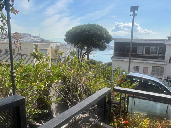 appartamento in vendita a Napoli in zona Posillipo