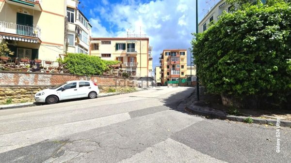 appartamento in vendita a Napoli in zona Fuorigrotta
