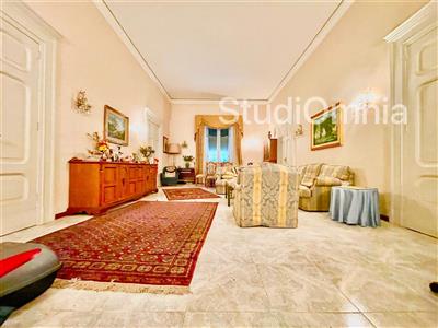 appartamento in vendita a Napoli in zona Pendino / San Giuseppe