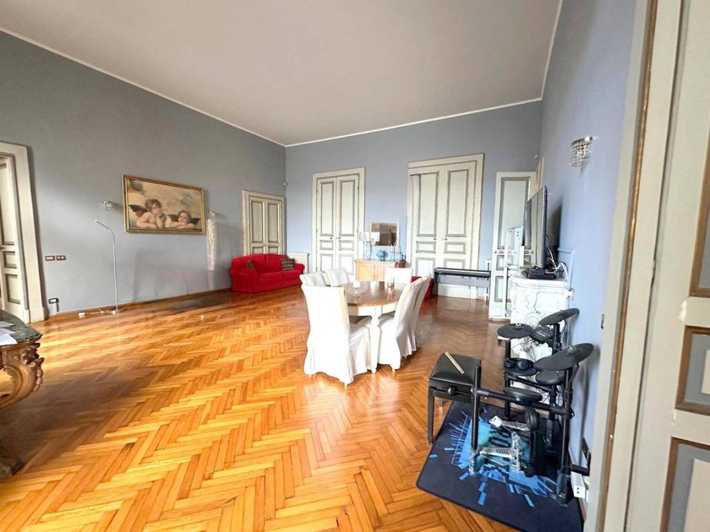 appartamento in vendita a Napoli in zona San Ferdinando