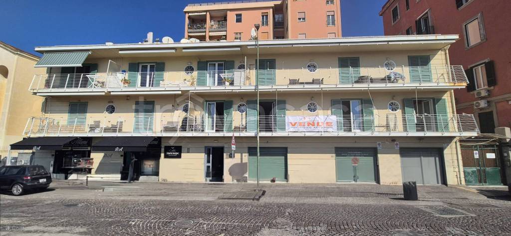 appartamento in vendita a Napoli in zona Bagnoli