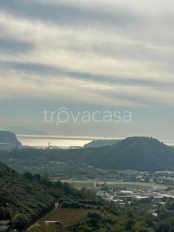 appartamento in vendita a Napoli in zona Bagnoli