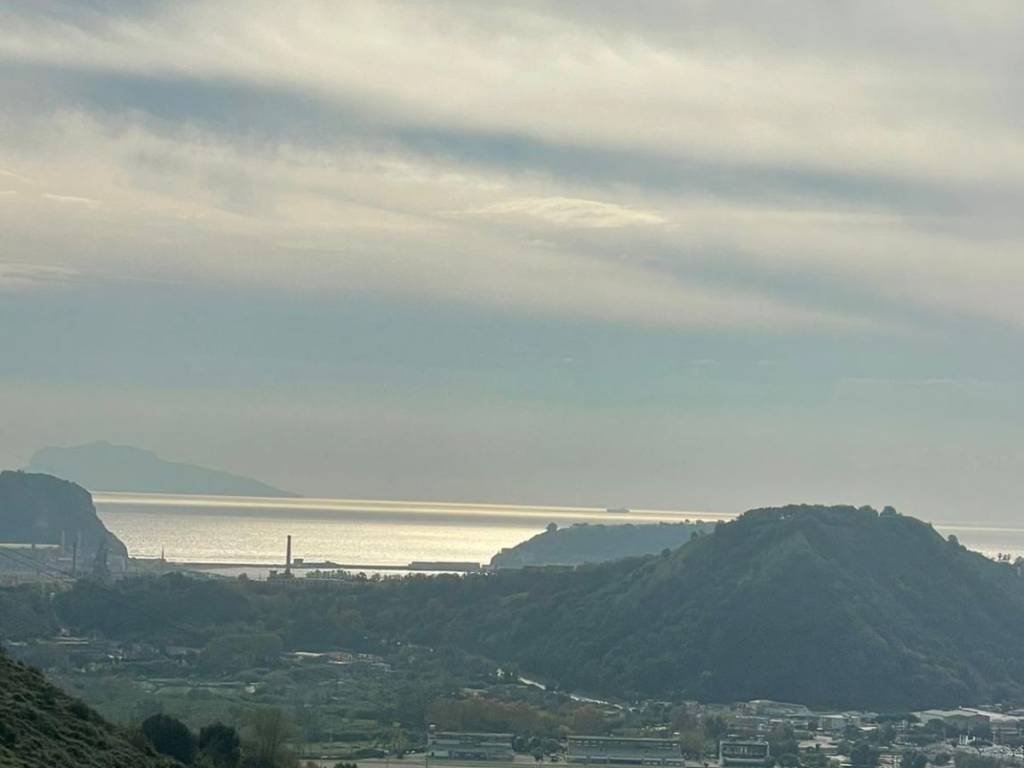 appartamento in vendita a Napoli in zona Bagnoli
