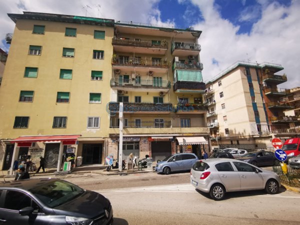 negozio in vendita a Napoli in zona Soccavo