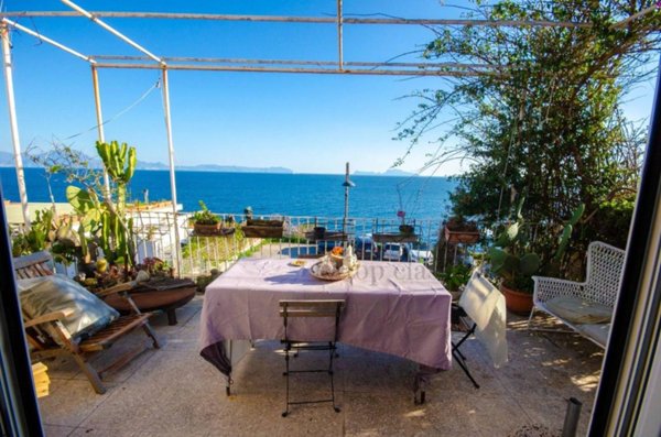 appartamento in vendita a Napoli in zona Posillipo