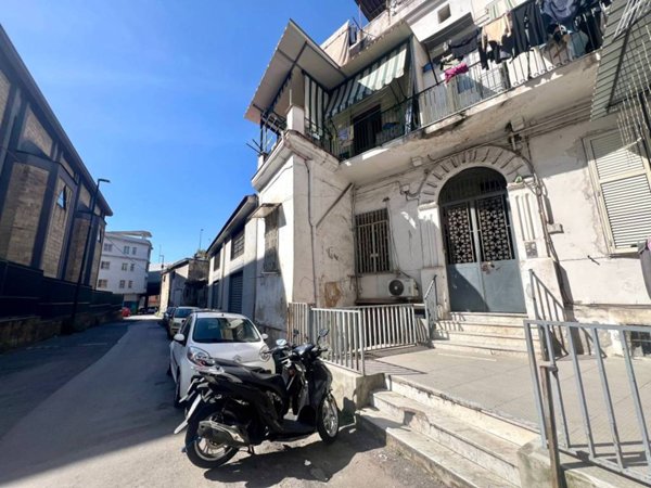 appartamento in vendita a Napoli in zona Zona Industriale-Ferrovia