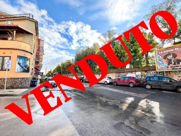 appartamento in vendita a Napoli in zona Bagnoli