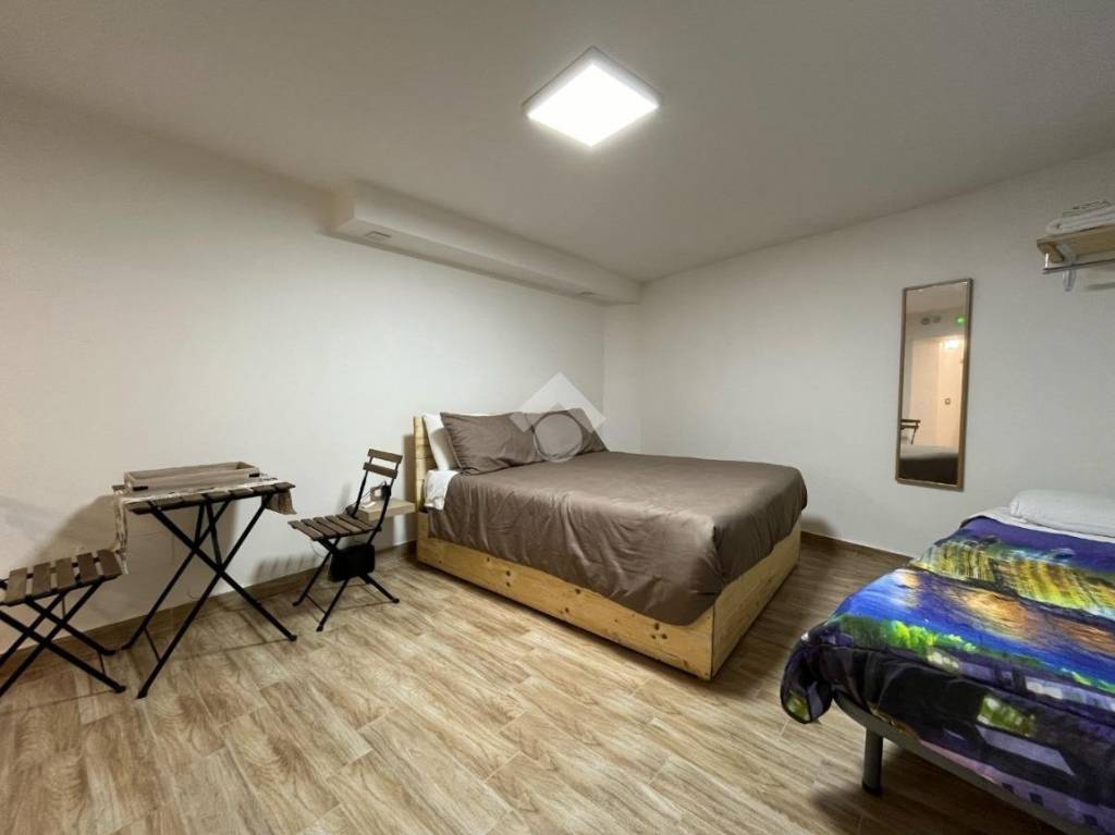 appartamento in vendita a Napoli in zona San Carlo all'Arena
