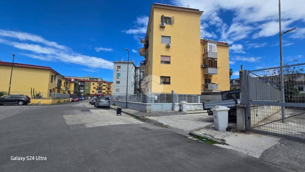 appartamento in vendita a Napoli in zona Fuorigrotta