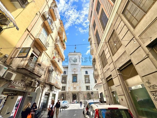 appartamento in vendita a Napoli in zona San Lorenzo