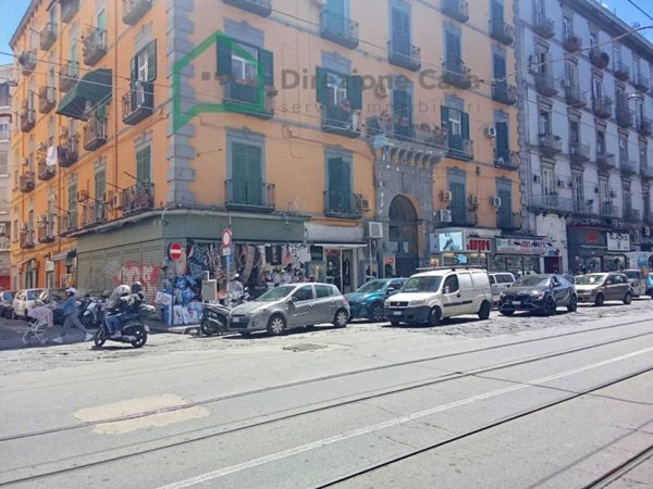 negozio in vendita a Napoli in zona Pendino / San Giuseppe