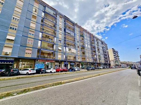 appartamento in vendita a Napoli in zona Poggioreale