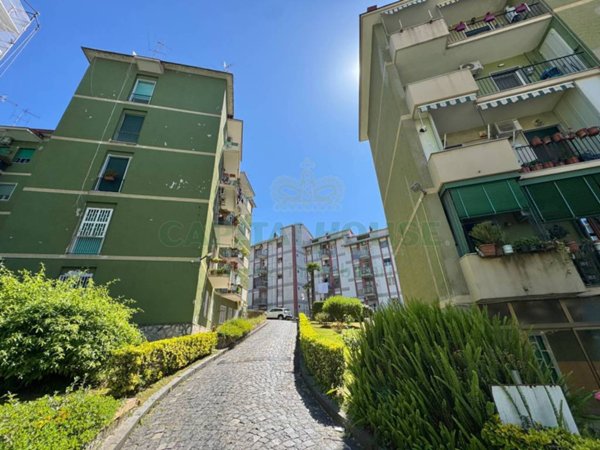 appartamento in vendita a Napoli in zona Bagnoli