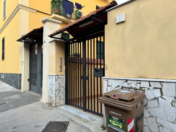 appartamento in vendita a Napoli in zona Bagnoli