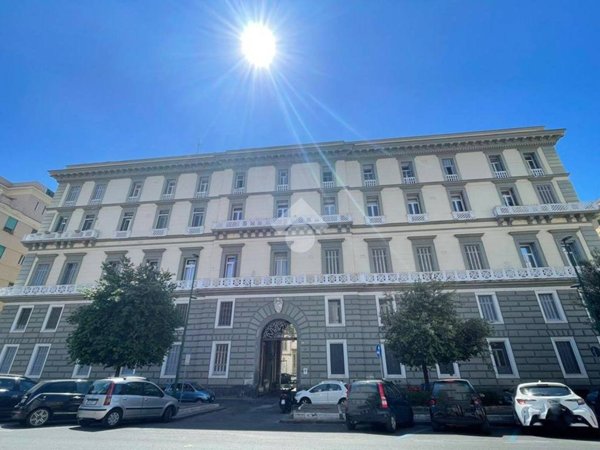 appartamento in vendita a Napoli in zona Chiaia