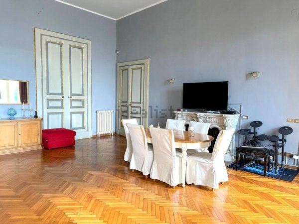 appartamento in vendita a Napoli in zona Chiaia