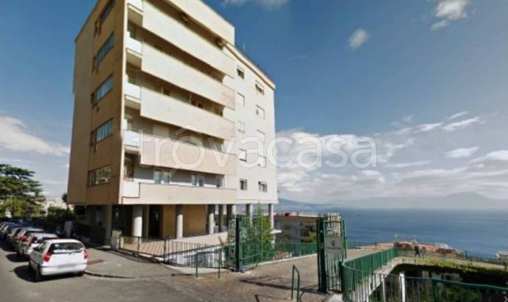 appartamento in vendita a Napoli in zona Posillipo