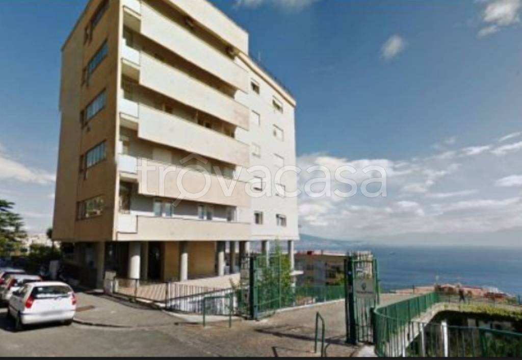 appartamento in vendita a Napoli in zona Posillipo